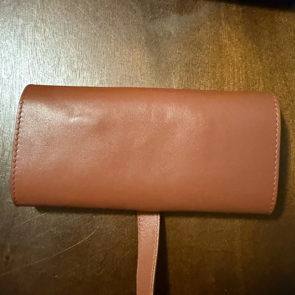 ROYCE New York Black and Brown Leather Cable Organizer